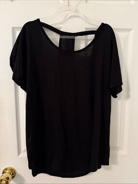 Xersion Black Short Sleeve Scoop Neck Top with Back Strap